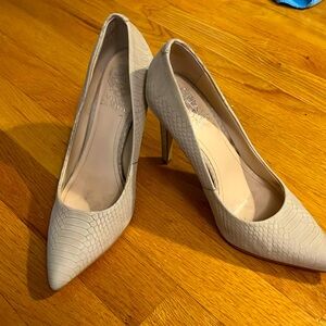 Vince Camuto pumps